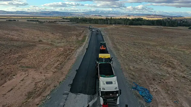 Kayseri'de kırsal mahalle yolları yenileniyor!
