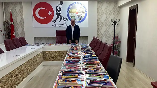 Kayseri'de kırtasiye desteği devam ediyor
