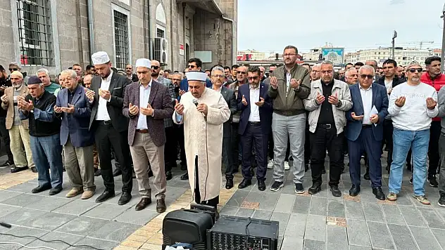 Kayseri'de komşu şehir için gıyabi cenaze namazı kılındı