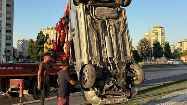 Kayseri'de kontrolden çıkan araç takla attı!