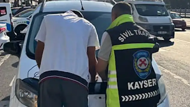 Kayseri'de kural tanımayan sürücüler cezasız kalmadı