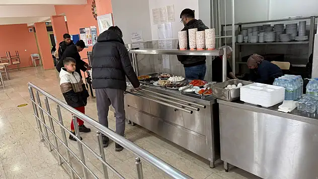 Kayseri'de mahsur kalan vatandaşlara bakın kim yardım eli uzattı?