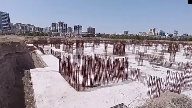 Kayseri'de milyonluk temel çürümeye mi terk edildi!