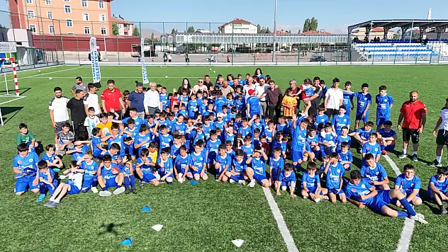 Kayseri'de minik sporculara büyük sürpriz! 250 adet dağıtıldı