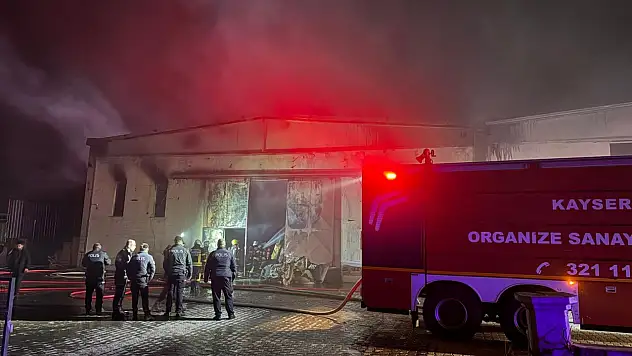 Kayseri'de mobilya fabrikasında yangın