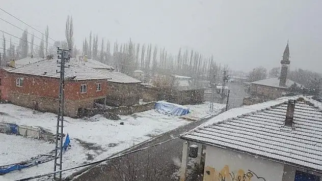 Kayseri'de Nisan karı!
