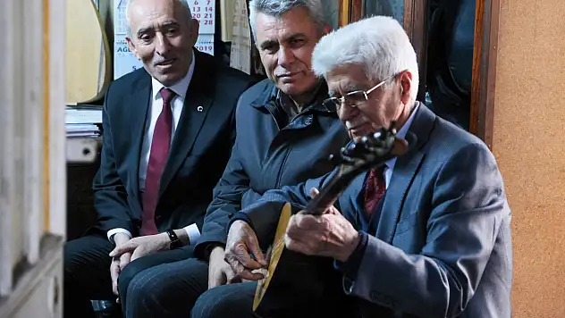 Kayseri'de o isimlere özel plaket! Tek tek takdim edildi