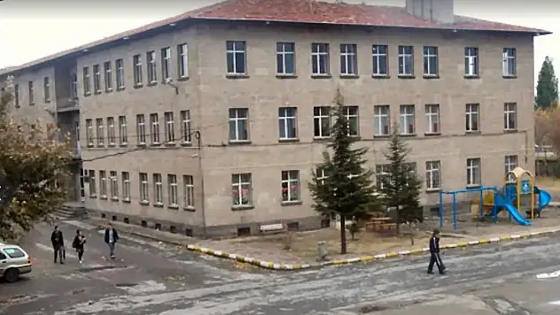 Kayseri'de o okul baştan sona yenileniyor!