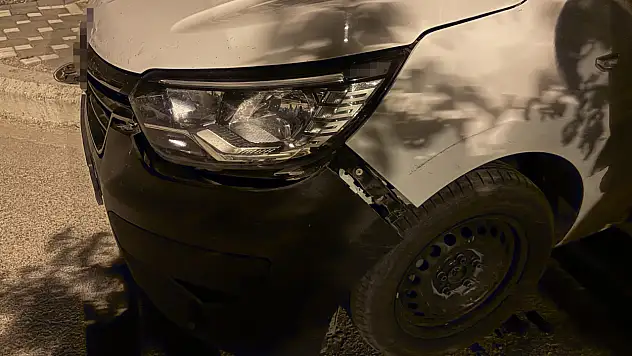 Kayseri'de öfkeli sürücü araçlara zarar verip kaçtı