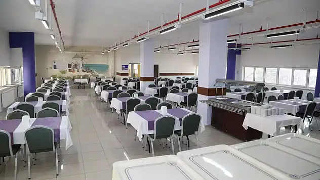 Kayseri'de öğrenciler merakla bekliyordu! O yemekhane bugün açıldı! 12 bin kişilik yemek çıkıyor