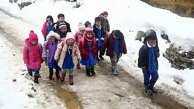 Kayseri'de öğrencilerin okul yolu çilesi Meclis gündeminde!