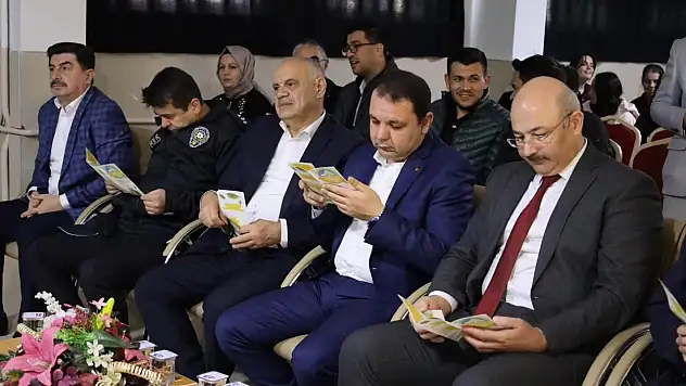Kayseri'de okuyarak ödül kazandılar