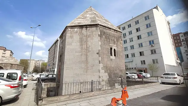Kayseri'nin kalbindeki bu yapı dikkat çekiyor! Bakın neymiş?