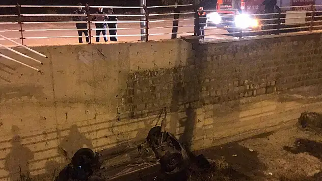 Kayseri'de otomobil kanala uçtu!