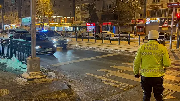 Kayseri'de otomobil yayaya çarptı: 1 kişi...