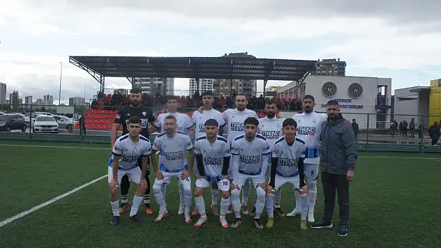 Kayseri'de oynanan maçta 10 gol atıldı! Puanları paylaştılar