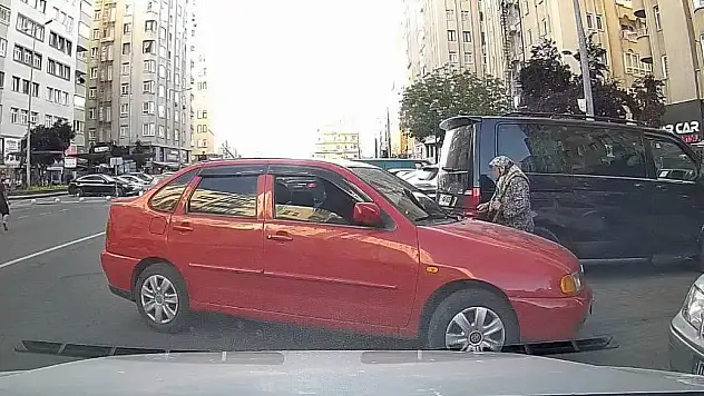 Kayseri'de park yeri tartışması: Otomobili yaşlı kadının üzerine sürdü