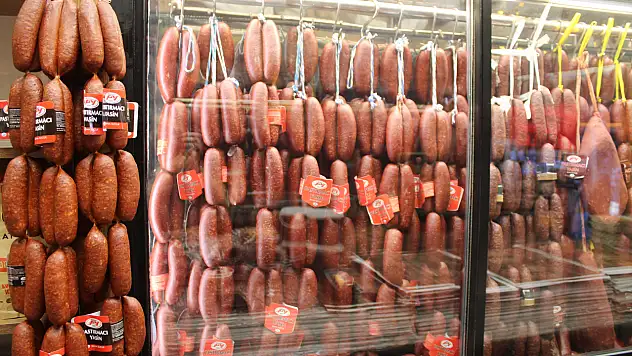 Kayseri'de pastırma ve sucuk sezonu hareketlendi: Esnaf, yoğunluğu anlattı!