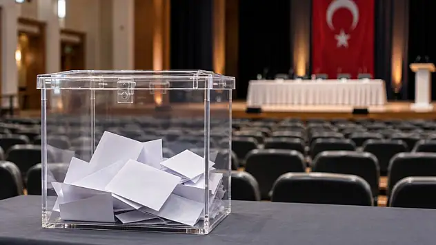 Kayseri'de pazar günü iki kongre: Birinde genel başkan, diğerinde seçim var