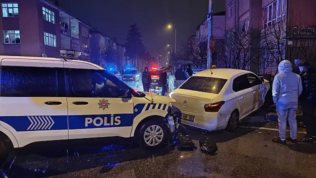 Kayseri'de polis aracı kazaya karıştı! 1 yaralı