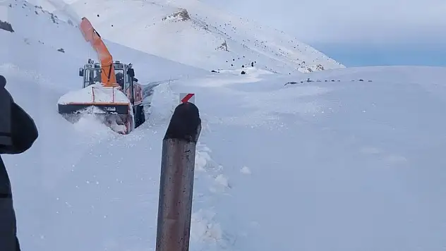 Kayseri'de rekor yine o ilçeden geldi! Kar kalınlığı bir metreye yaklaştı