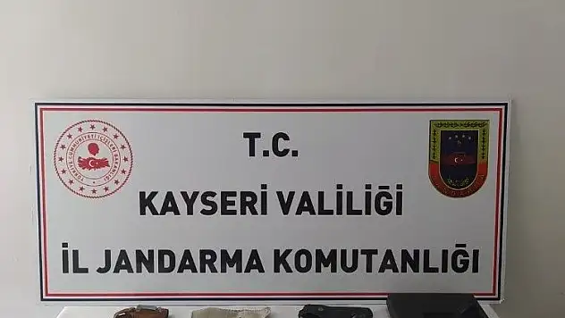 Kayseri'de ruhsatsız tabanca operasyonu: 2 gözaltı
