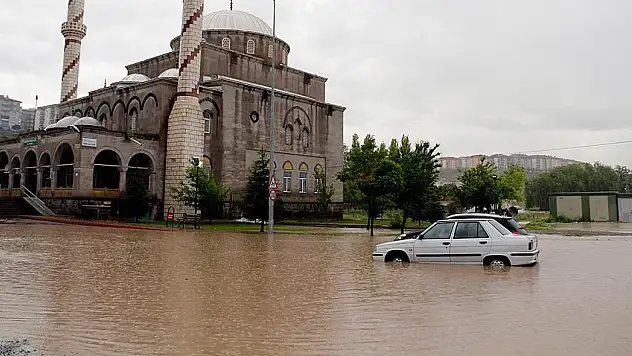 Kayseri'de sağanak alarmı!