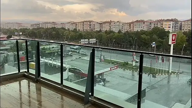 Kayseri'de sağanak yağış doluya döndü...