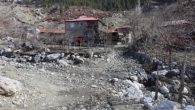 Kayseri'de selin zararı yerinde incelendi! Talimat verildi