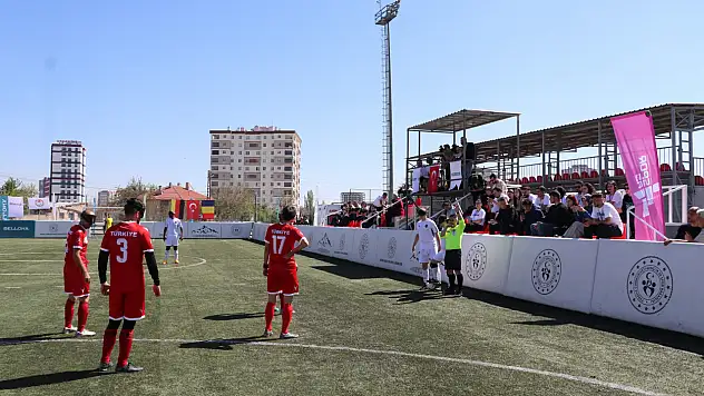 Kayseri'de sessiz sedasız milli maç oynandı! A Milli takım Kayseri'ye geldi, Argıncık'ta maç yaptı