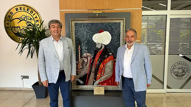 Kayseri'de siyasi trafik hız kesmiyor! Ataş'tan bir ziyaret daha