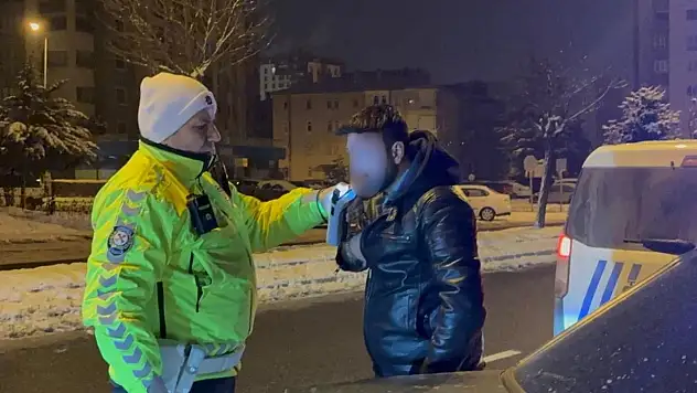 Kayseri'de sürücü alkol metreyi üflemek istemedi! Cezadan kaçamadı