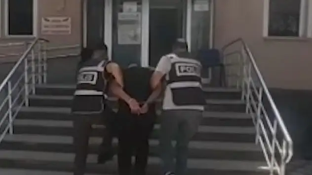 Kayseri'de sürücü korku dolu anlar yaşadı: Aracı durdurup gasp etti