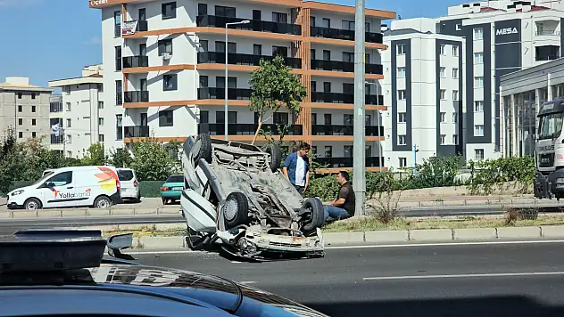 Kayseri'de takla atan araçtan burnu bile kanamadan çıktı!