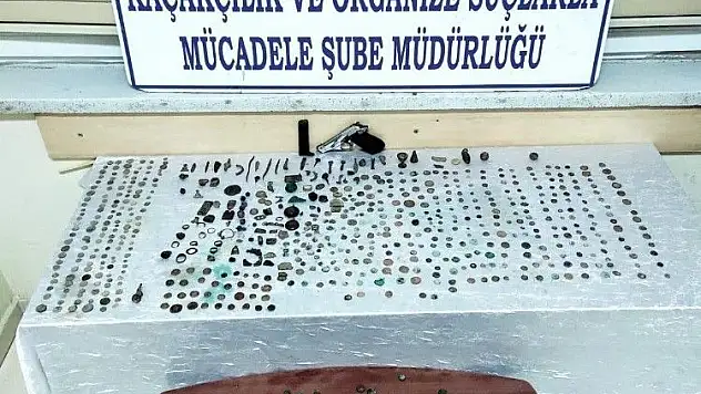Kayseri'de tarihi eser kaçakçılığı Doğu Roma ve İslami dönemlere ait sikke ve tarihi eserler ele geçirildi
