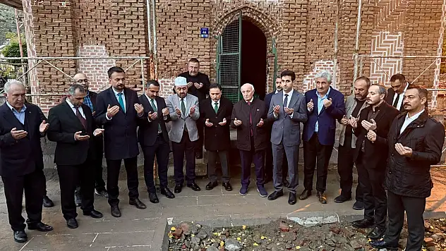 Kayseri'de tarihi türbede dönüşüm! Restorasyon ve çevre düzenlemesi sürüyor