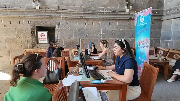 Kayseri'de tercih döneminde büyük destek: 2 bin 657 öğrenci!