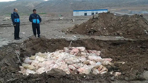 Kayseri'de 30 ton kaçak et ele geçirildi, imha edildi!
