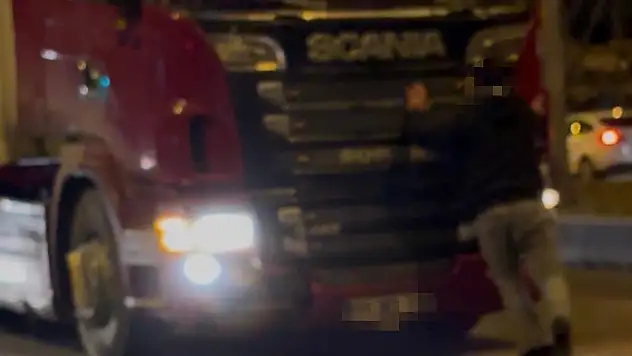 Kayseri'de trafiği kilitleyen neden belli oldu! Tırın geçmesine izin vermedi