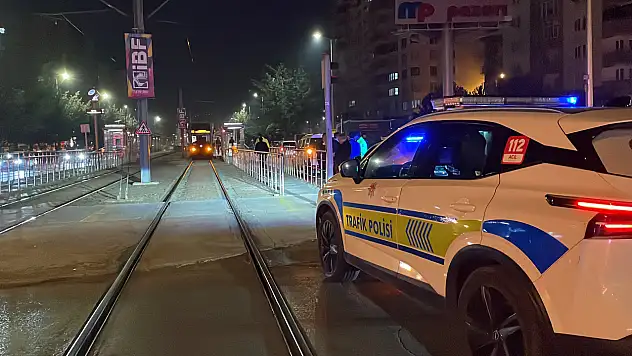 Kayseri'de tramvay yayaya çarptı
