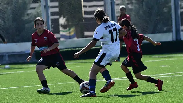 Kayseri'de U15 Kızlar Ligi'nde nefes kesen mücadele! 3-1 sona erdi