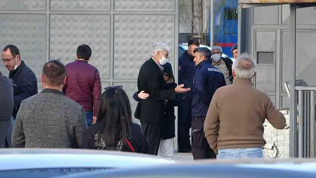 Eraslan için cezaevi önünde kurban kesildi!