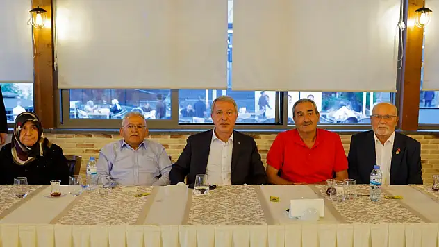 Kayseri'de vefa buluşması: Büyükkılıç ve Akar şehit aileleriyle bir araya geldi!