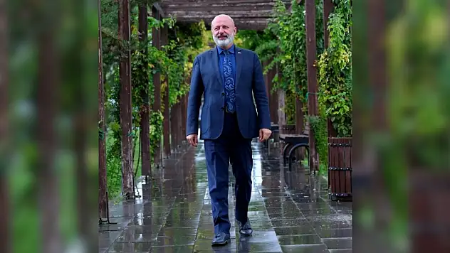 Kayseri'de yağmur yağdı! Başkan bakın ne yaptı?