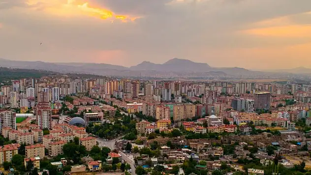 Kayseri'de yarın şehrin büyük bir kısmı elektriksiz kalacak