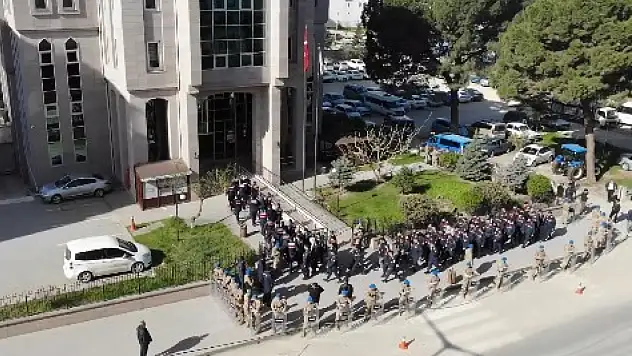Kayseri'de 'yatırım danışmanlığı' ilanlarıyla vurgun yapan dolandırıcılar yakalandı