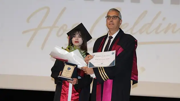 Kayseri'de yeni eczacılar yetişti! Tören gerçekleşti