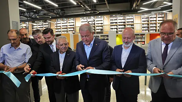 Kayseri'de yeni kütüphane kapılarını açtı!