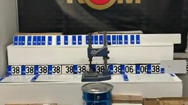 Kayseri'de yüzlerce adet sahte plaka ele geçirildi
