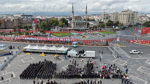 Kayseri'deki 30 Ağustos Zafer Bayramı törenlerinde bir ilk yaşandı